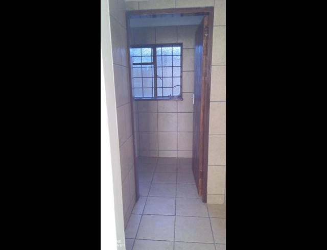 2 BEDROOM PROPERTY TO RENT IN BRENTHURST